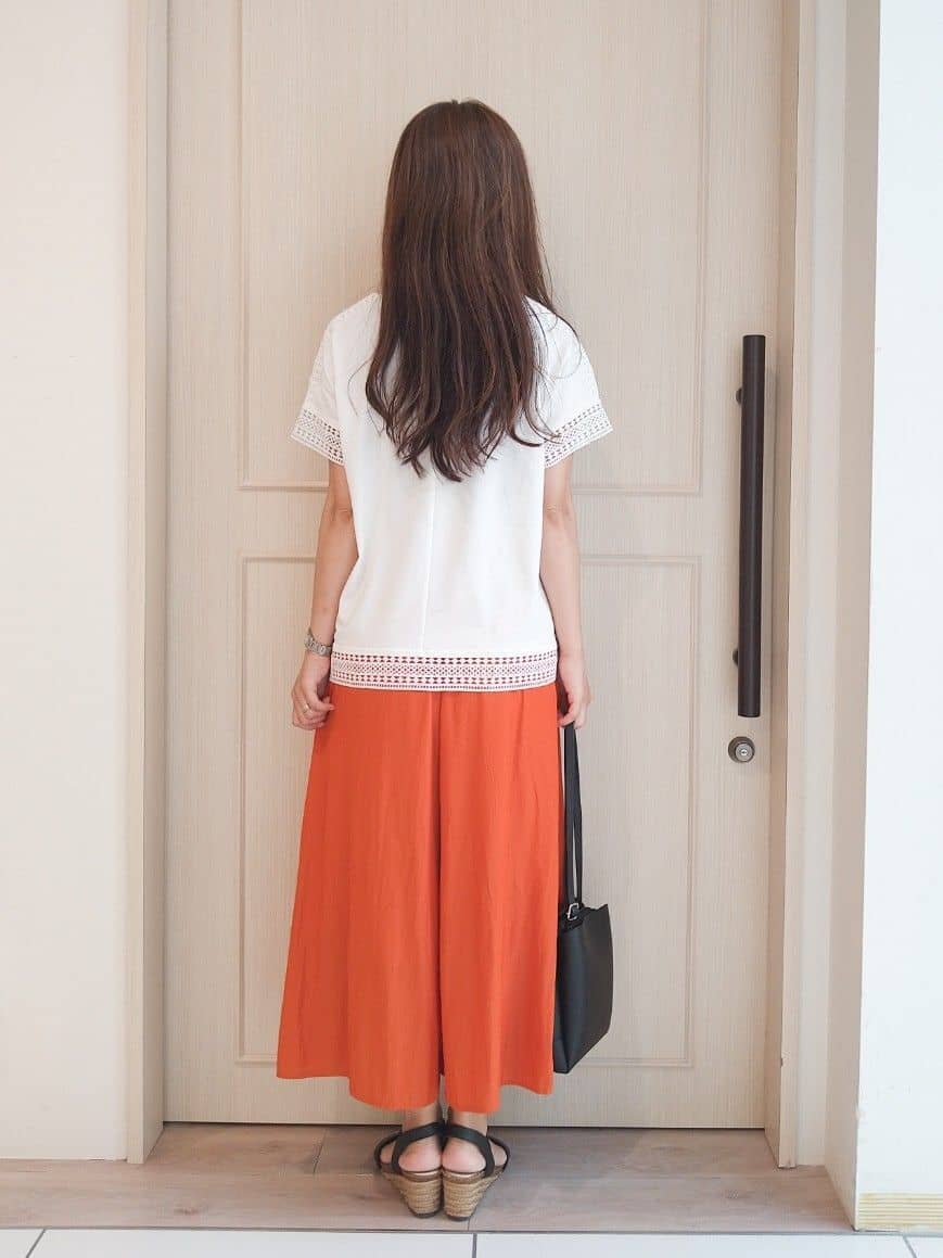 mi-saさんの「SHOO･LA･RUE｜【S-LL/ひんやり】インせず決まる 楽してきれいなレース付きトップス」を使ったコーディネート