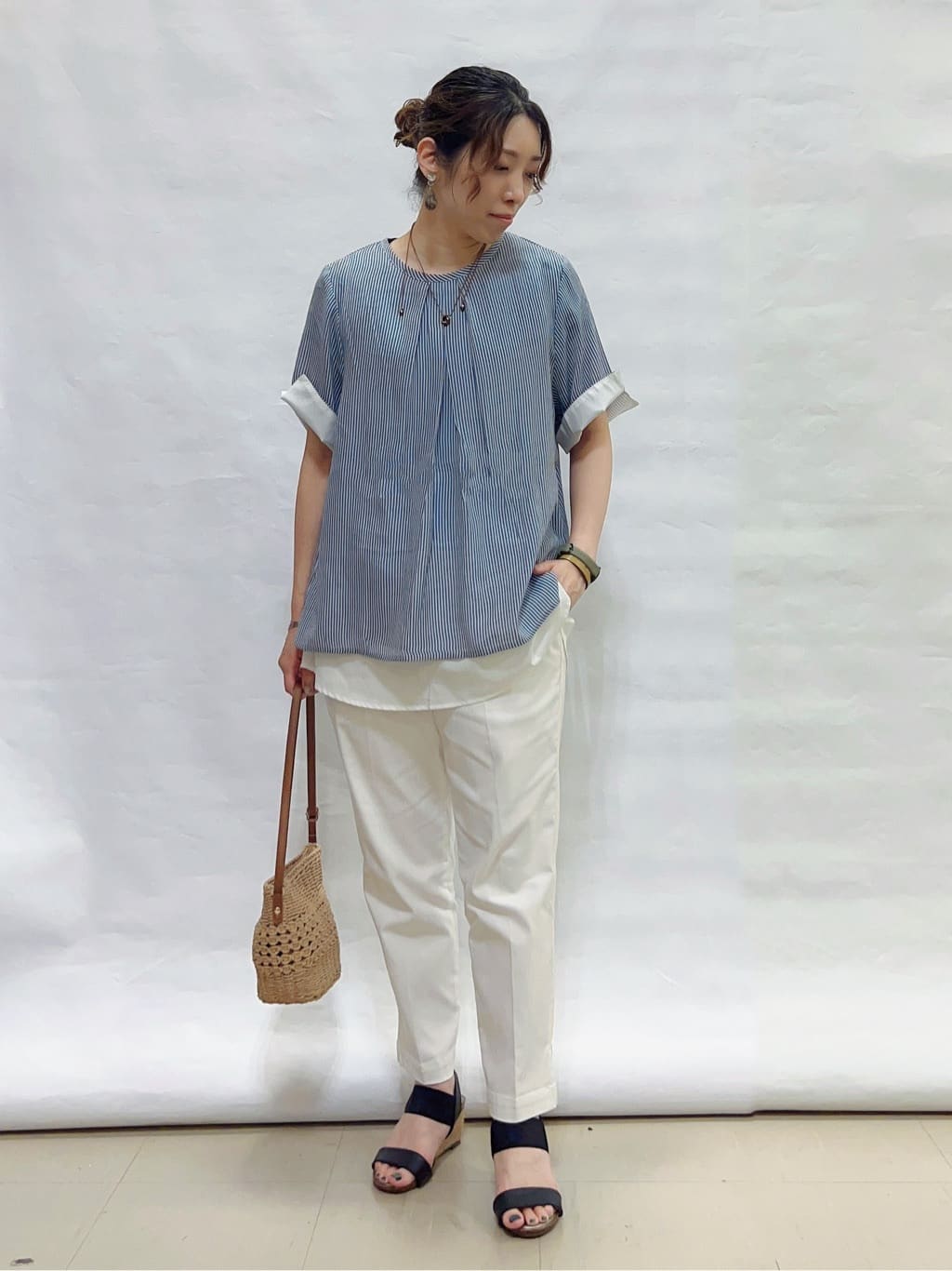 まっつんさんの「SHOO･LA･RUE｜【S-LL/ひんやり】きれいめにもカジュアルにも サブリナパンツ」を使ったコーディネート