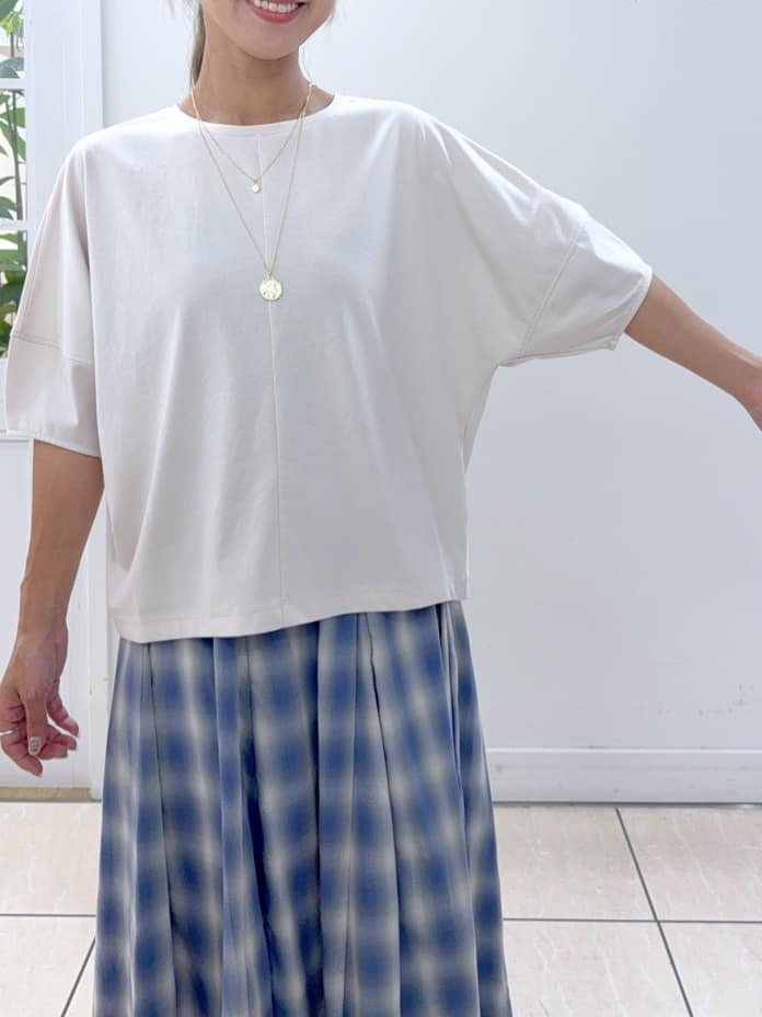 Osawaさんの「Dessin｜【二の腕カバー／UVカット】ランタンスリーブカットソー」を使ったコーディネート