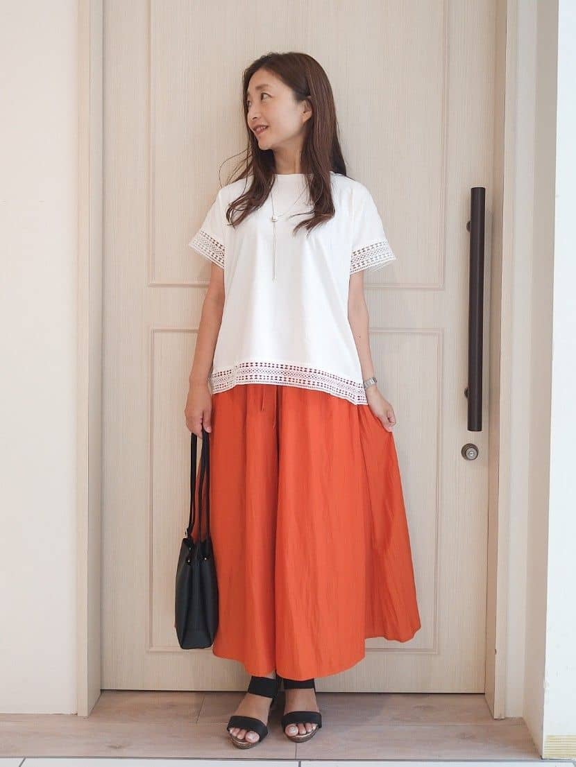 mi-saさんの「SHOO･LA･RUE｜【S-LL/ひんやり】インせず決まる 楽してきれいなレース付きトップス」を使ったコーディネート