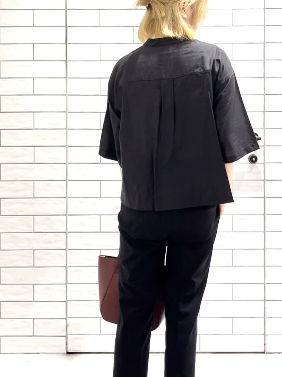 しおりさんの「OPAQUE.CLIP｜シアーダブルポケットシャツ【洗濯機洗い可】」を使ったコーディネート
