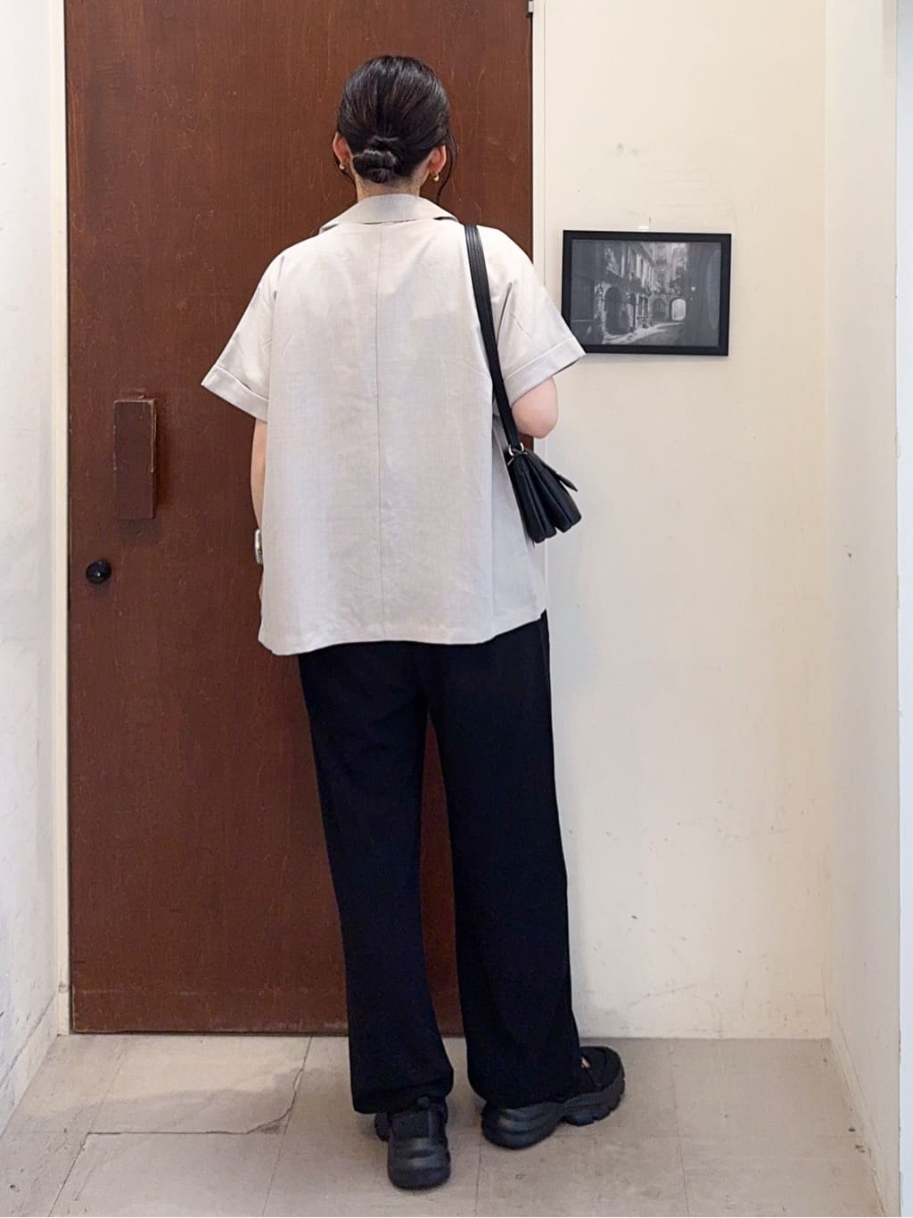 𝐇𝐢𝐫𝐨𝐦𝐢さんの「SHOO･LA･RUE｜【S-LL】さらりと着たい大人のための 麻調半袖ジャケット」を使ったコーディネート