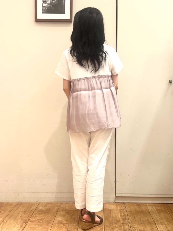 AIRIさんの「SHOO･LA･RUE｜【S-LL/ひんやり】きれいめにもカジュアルにも サブリナパンツ」を使ったコーディネート