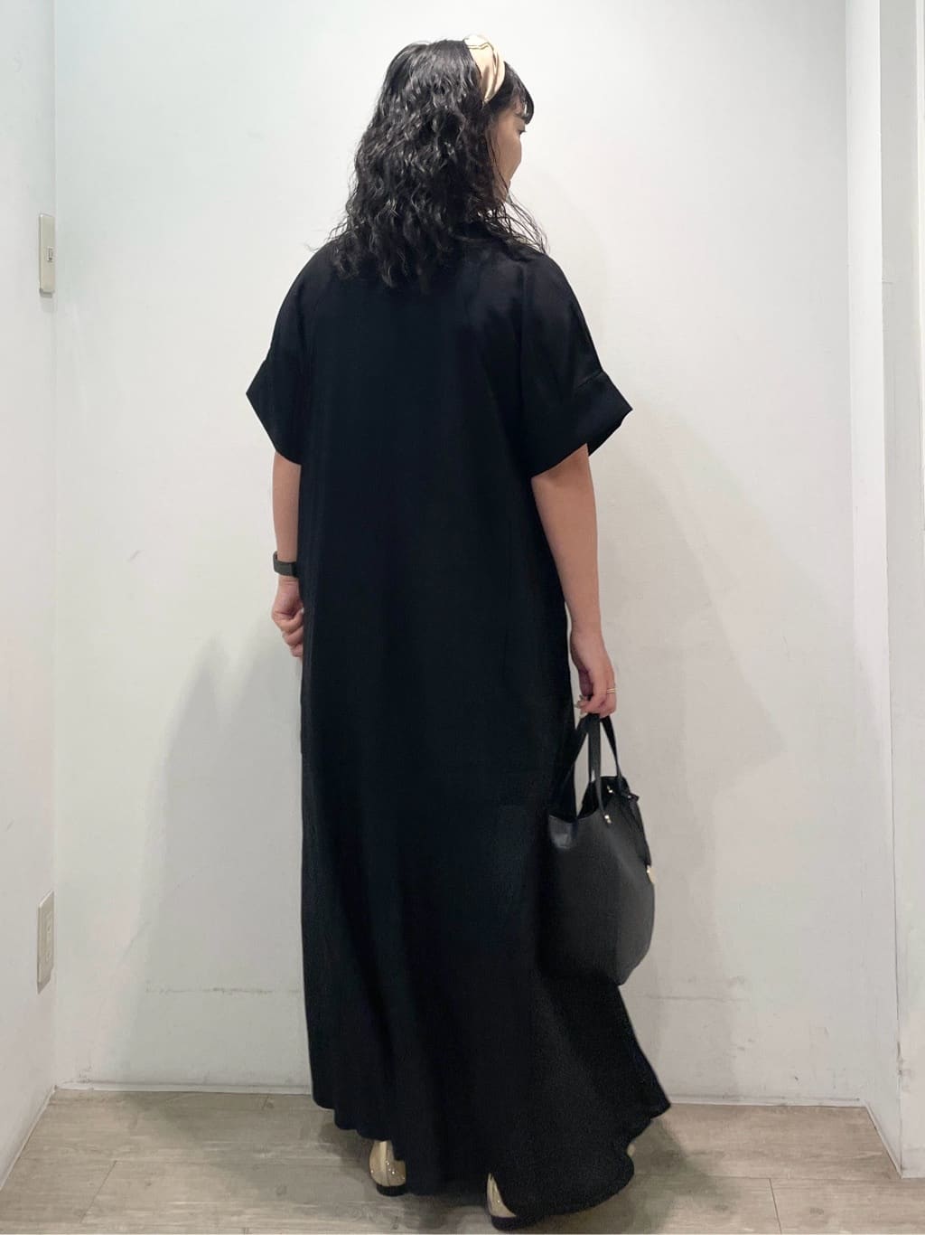 sumicaさんの「OPAQUE.CLIP｜レーヨン麻キーネックワンピース【洗える】」を使ったコーディネート