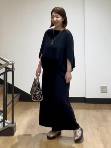 MIKIKOさんの「UNTITLED｜◆【セットアップ可/接触冷感/イージーケア/体型カバー】リラクミスト モモンガブラウス」を使ったコーディネート