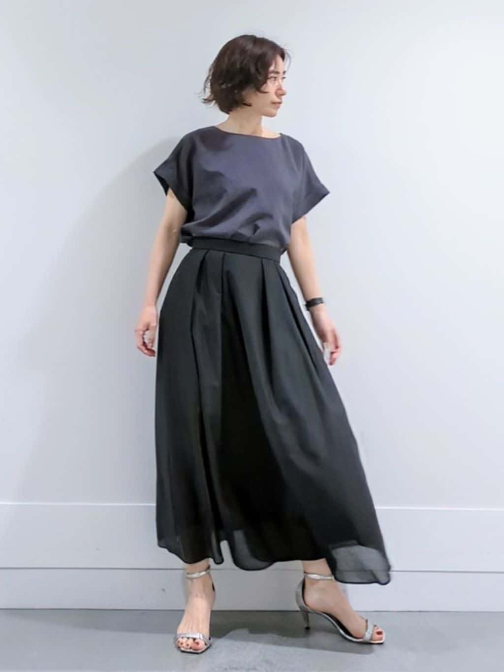 ミズタさんの「UNTITLED｜【セットアップ可/はっ水/通勤】リラククール 半袖ブラウス」を使ったコーディネート
