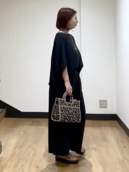 MIKIKOさんの「UNTITLED｜◆【セットアップ可/接触冷感/イージーケア/体型カバー】リラクミスト モモンガブラウス」を使ったコーディネート