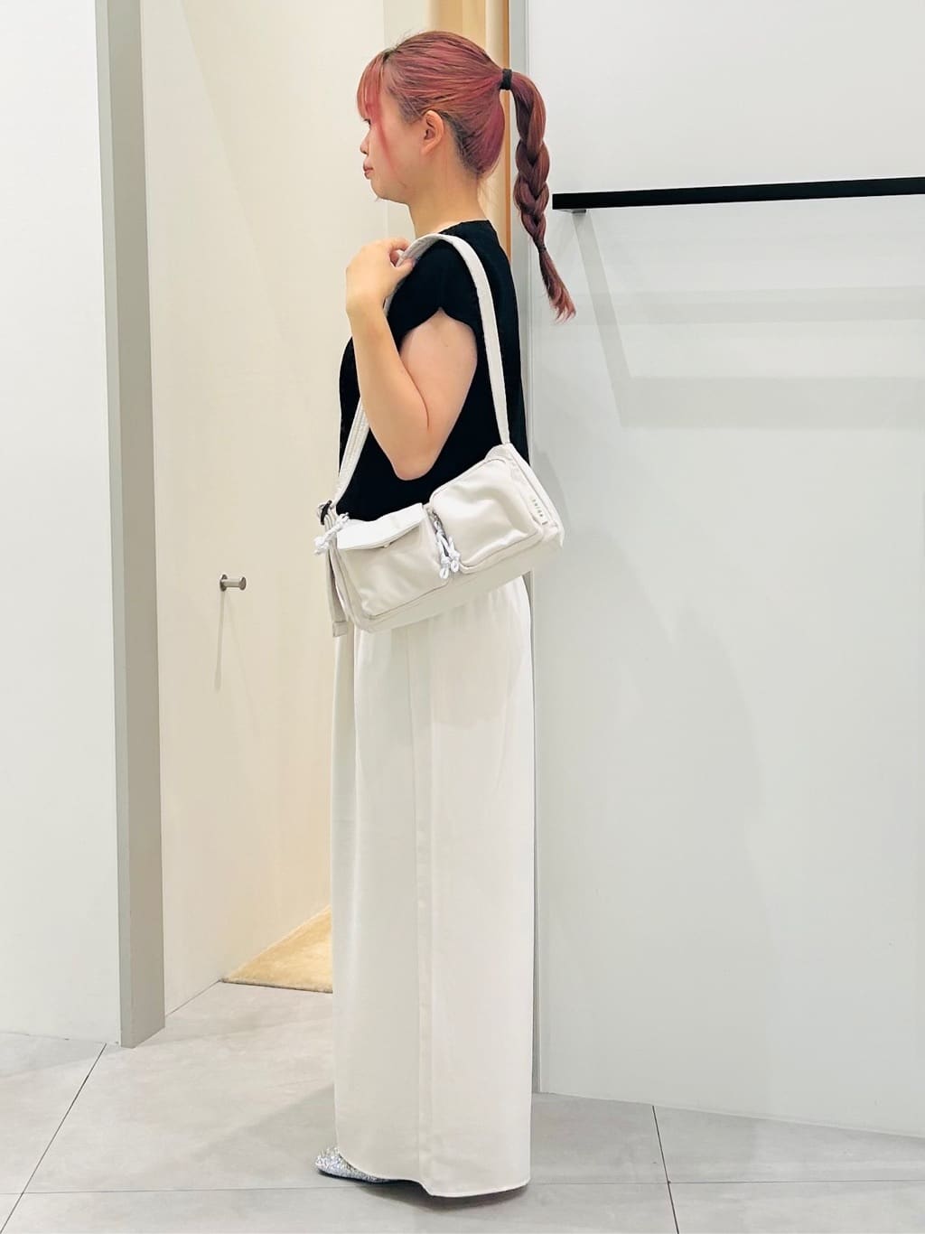 dropさんの「THE SHOP TK｜ラメシアーフレンチ袖トップス【セットUP可/洗濯機OK】」を使ったコーディネート