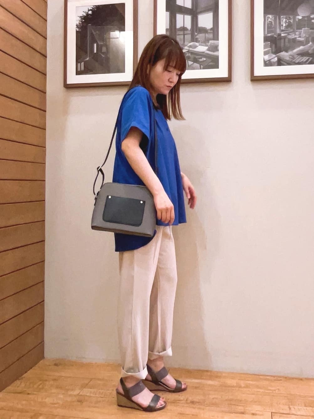 ゆっきーさんの「SHOO･LA･RUE｜【S-LL】さらりとしたタッチが上品見え ワンボタンデザイン トップス」を使ったコーディネート