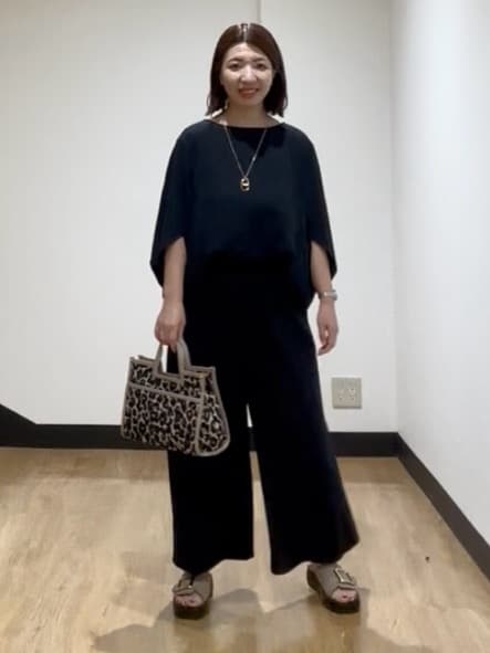 MIKIKOさんの「UNTITLED｜◆【セットアップ可/接触冷感/イージーケア/体型カバー】リラクミスト モモンガブラウス」を使ったコーディネート