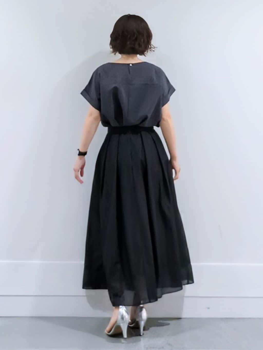 ミズタさんの「UNTITLED｜【セットアップ可/はっ水/通勤】リラククール 半袖ブラウス」を使ったコーディネート