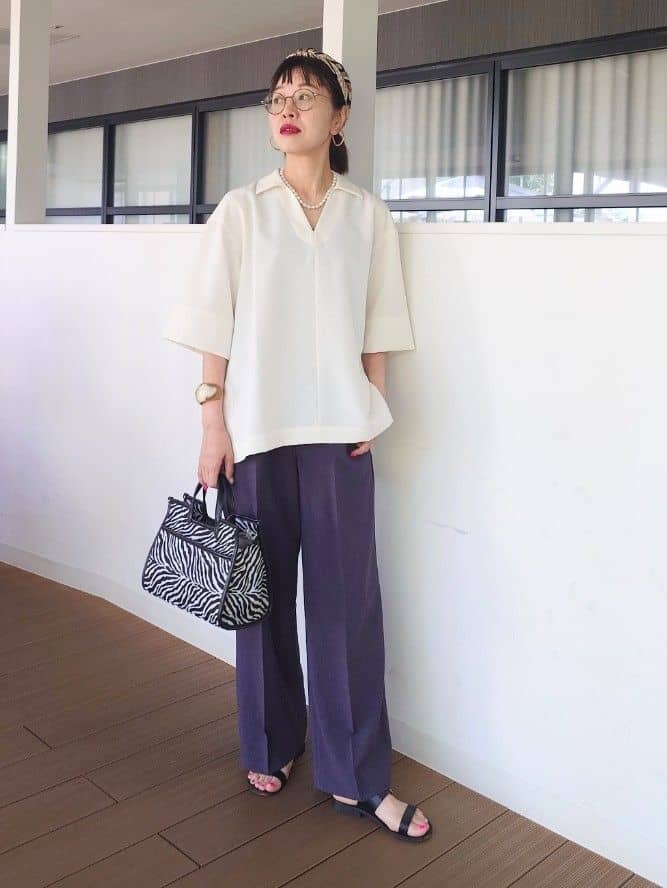MUTSUKOさんの「UNTITLED｜【UVカット/接触冷感/吸水速乾/ゆったり】V開きネックシャツ」を使ったコーディネート