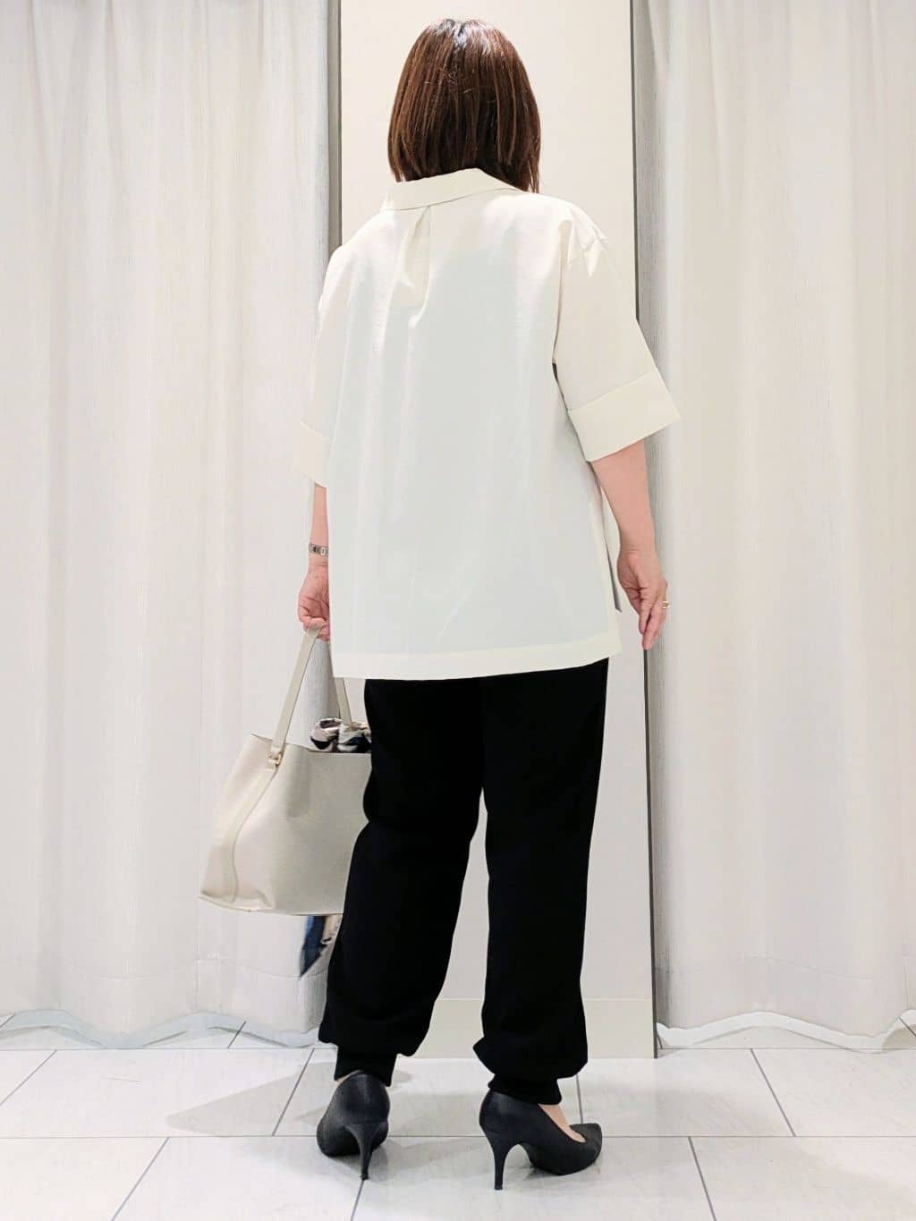 Onumaさんの「UNTITLED｜【UVカット/接触冷感/吸水速乾/ゆったり】V開きネックシャツ」を使ったコーディネート