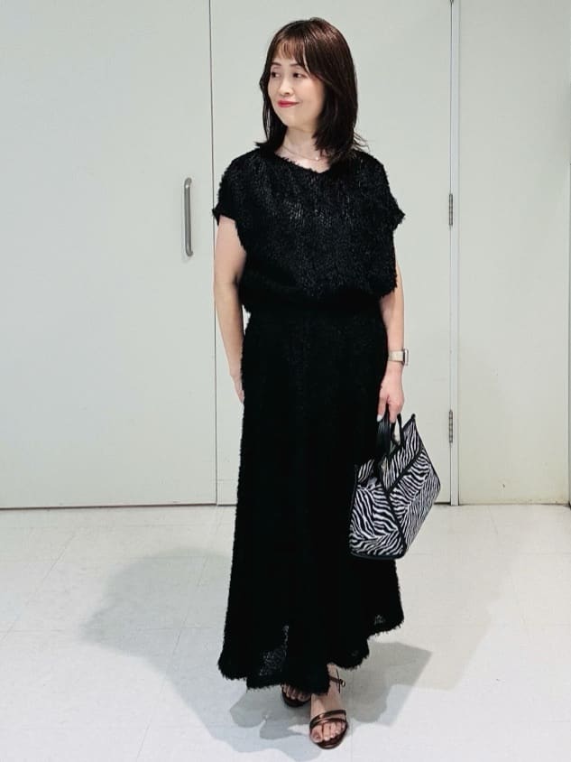 makiさんの「UNTITLED｜【セットアップ可/洗える】フェザーフレンチスリーブブラウス」を使ったコーディネート