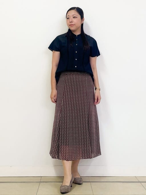 chisaさんの「Reflect｜【WEB先行カラーあり／マシンウォッシュ可／ウエスト総ゴム】コツキ幾何柄ロングスカート」を使ったコーディネート