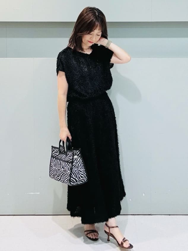 makiさんの「UNTITLED｜【セットアップ可/洗える】フェザーフレンチスリーブブラウス」を使ったコーディネート