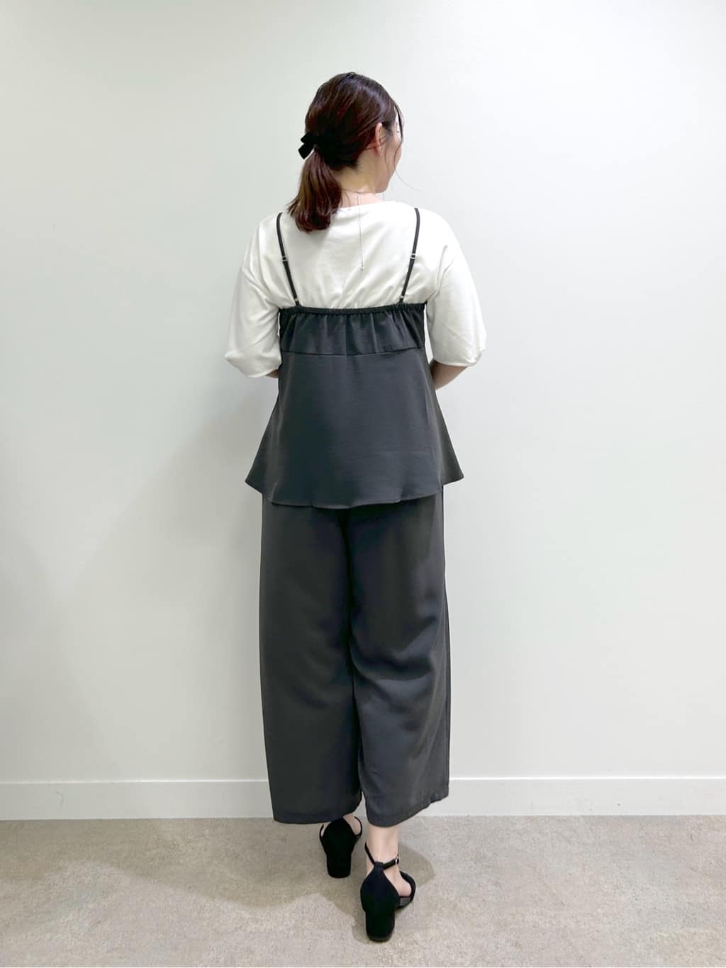 shionさんの「SHOO･LA･RUE｜【ひんやり/洗える/S-LL】袖ねじりシルケットトップス」を使ったコーディネート