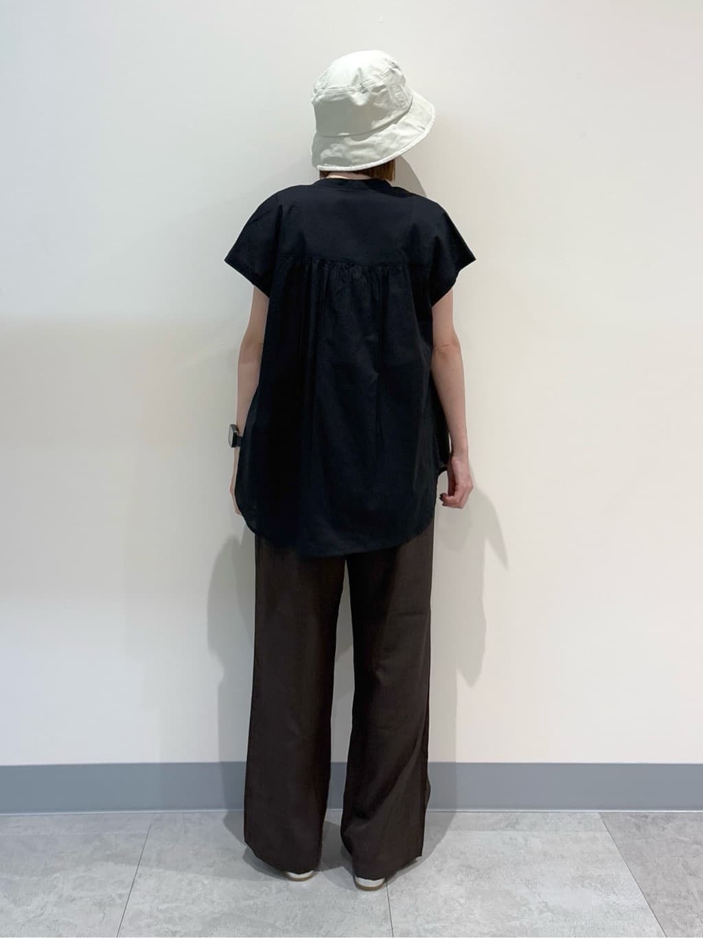 risaさんの「Dessin｜【洗える】スタンドカラーフリルブラウス」を使ったコーディネート