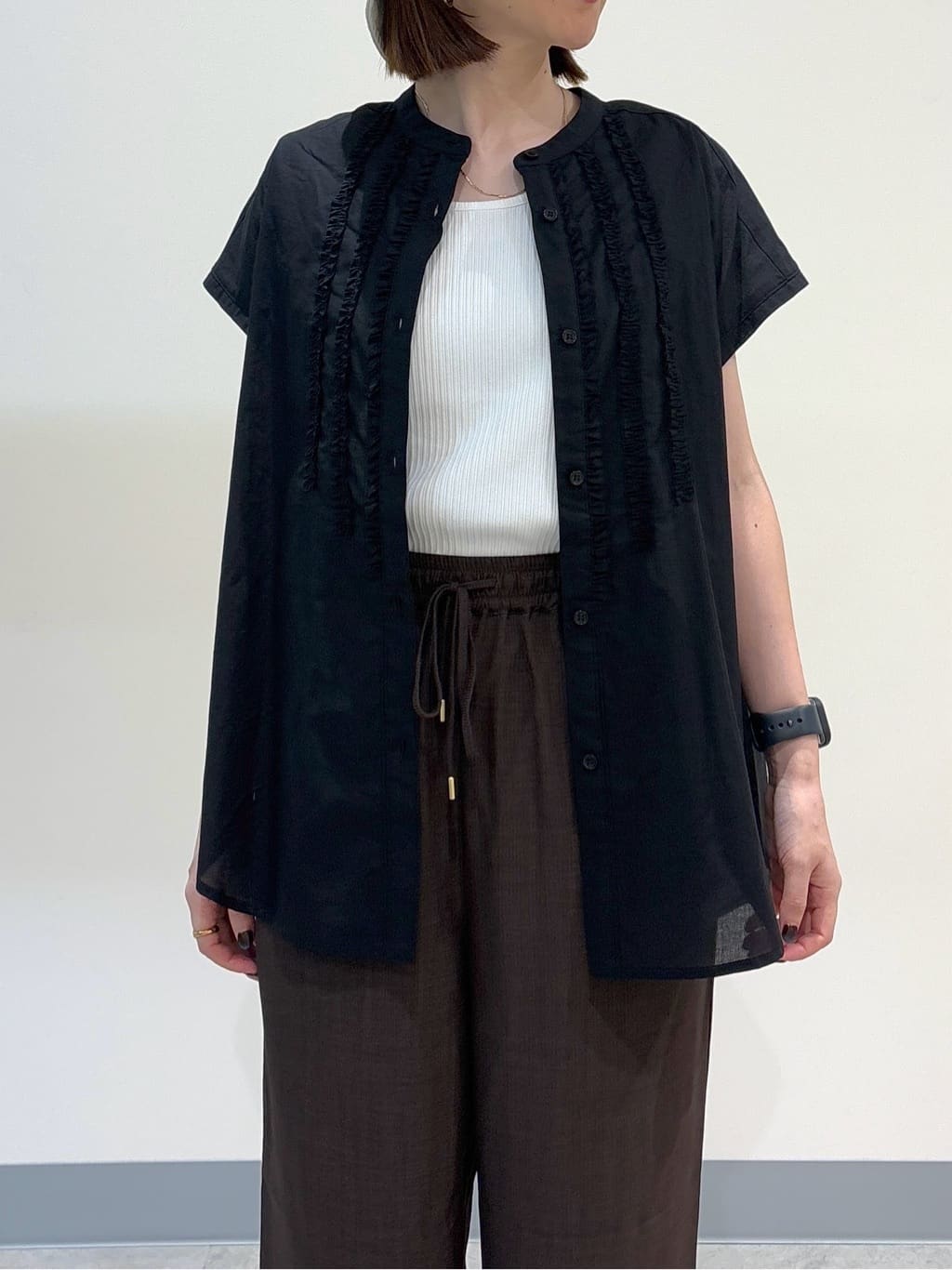 risaさんの「Dessin｜【洗える】スタンドカラーフリルブラウス」を使ったコーディネート