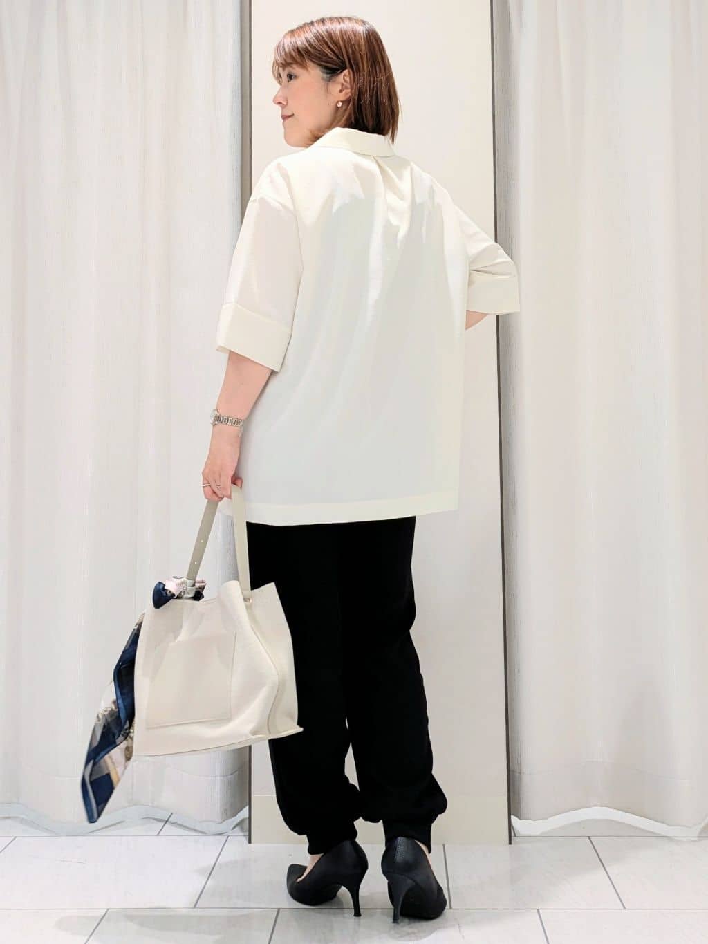 Onumaさんの「UNTITLED｜【UVカット/接触冷感/吸水速乾/ゆったり】V開きネックシャツ」を使ったコーディネート