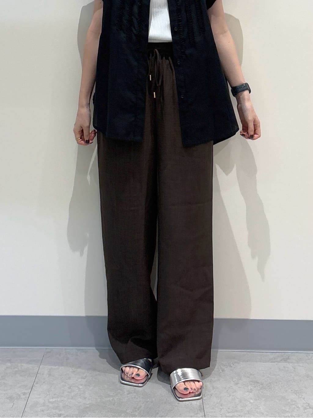 risaさんの「Dessin｜【洗える】スタンドカラーフリルブラウス」を使ったコーディネート