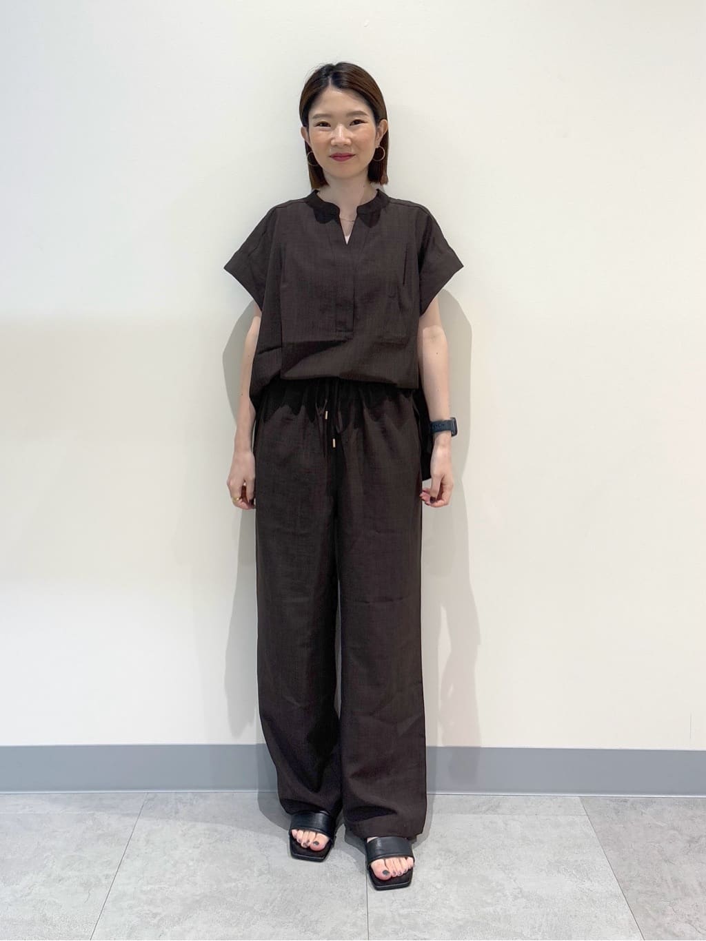 risaさんの「Dessin｜【洗える】スタンドカラーフリルブラウス」を使ったコーディネート