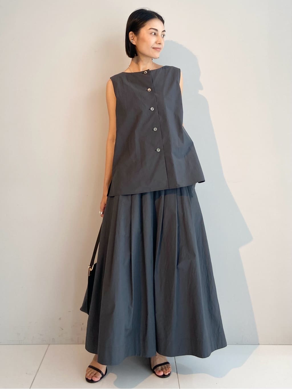 AYAさんの「UNTITLED｜【2WAY/セットアップ可/ノースリーブ/前ボタン】ファブリカブラウス」を使ったコーディネート