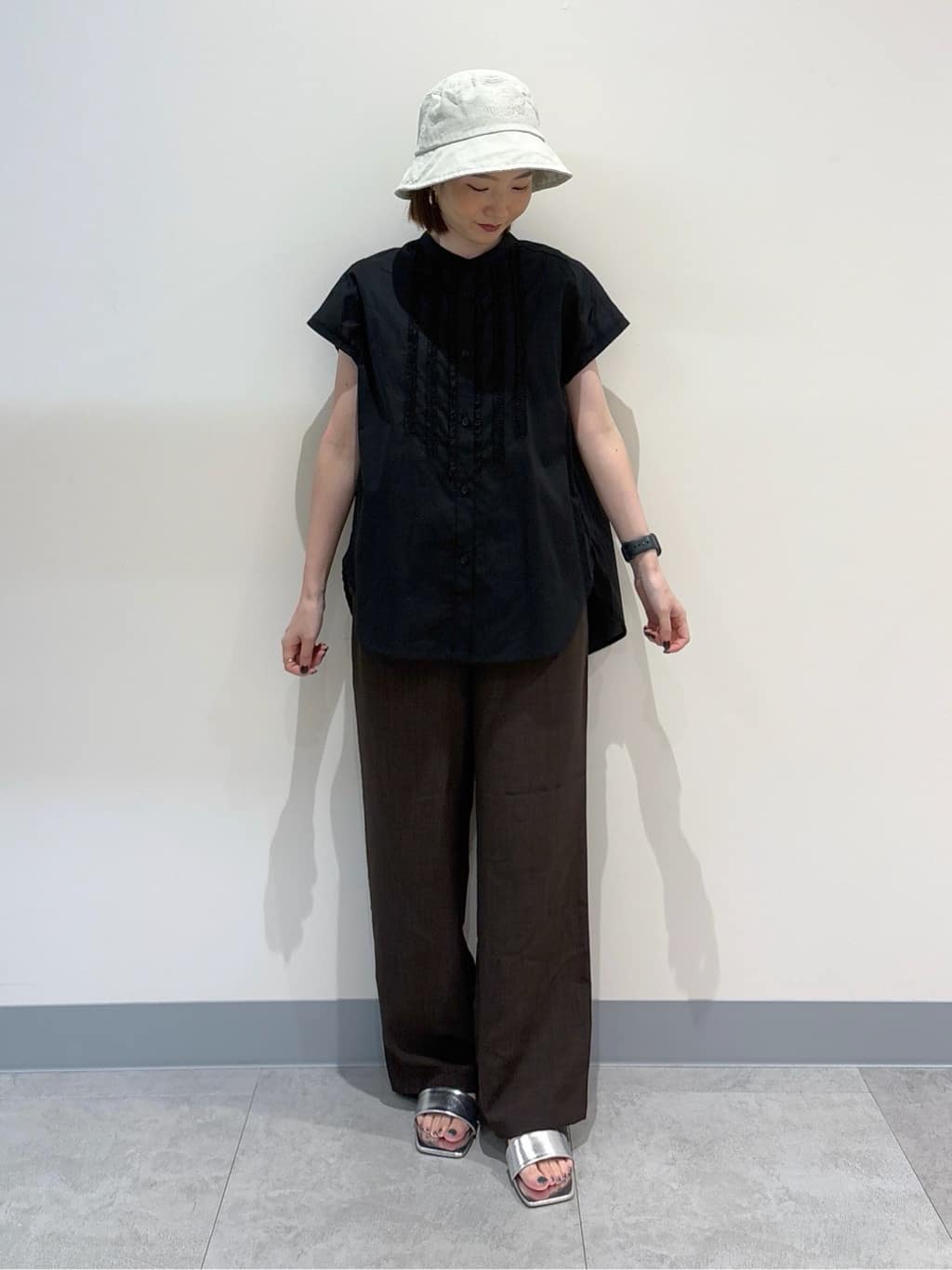risaさんの「Dessin｜【洗える】スタンドカラーフリルブラウス」を使ったコーディネート