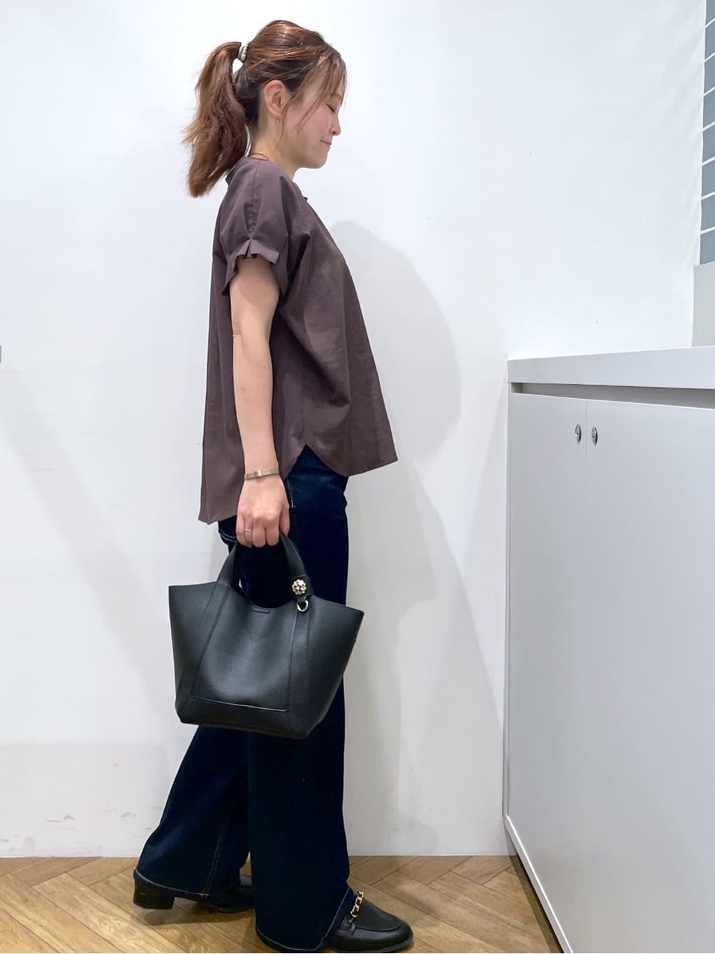 Junさんの「index｜《7色展開／XS-LLサイズ》タックスリーブスキッパーブラウス【洗濯機洗い可／吸水速乾／抗ピル／防シ」を使ったコーディネート