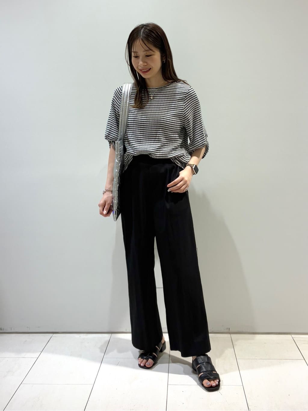 KAOさんの「INDIVI｜【UVケア／吸汗速乾】凹凸素材ねじり袖トップス」を使ったコーディネート