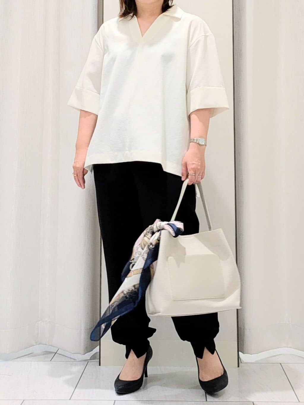Onumaさんの「UNTITLED｜【UVカット/接触冷感/吸水速乾/ゆったり】V開きネックシャツ」を使ったコーディネート