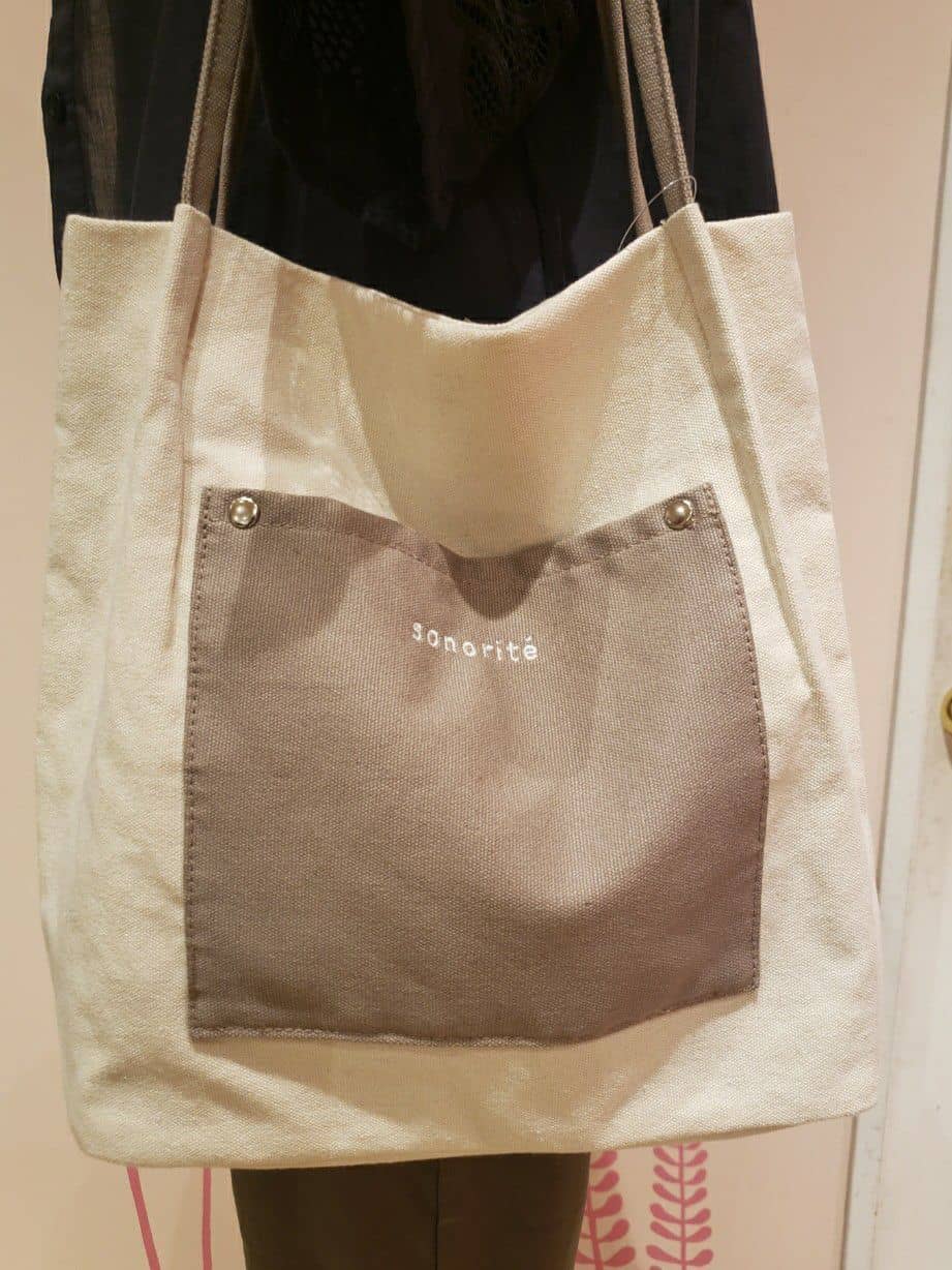 てんぽさんの「SHOO･LA･RUE｜【S-LL/6分袖】レースデザインで華やか見え お袖刺繍ブラウス」を使ったコーディネート