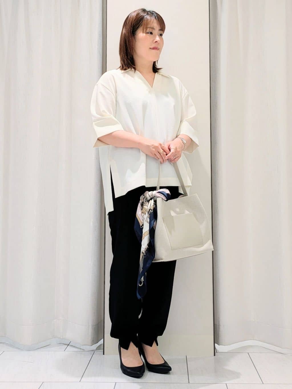 Onumaさんの「UNTITLED｜【UVカット/接触冷感/吸水速乾/ゆったり】V開きネックシャツ」を使ったコーディネート