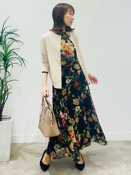 Miwaさんの「UNTITLED｜【セットアップ可/花柄エレガント】アンティークフラワー柄ブラウス」を使ったコーディネート