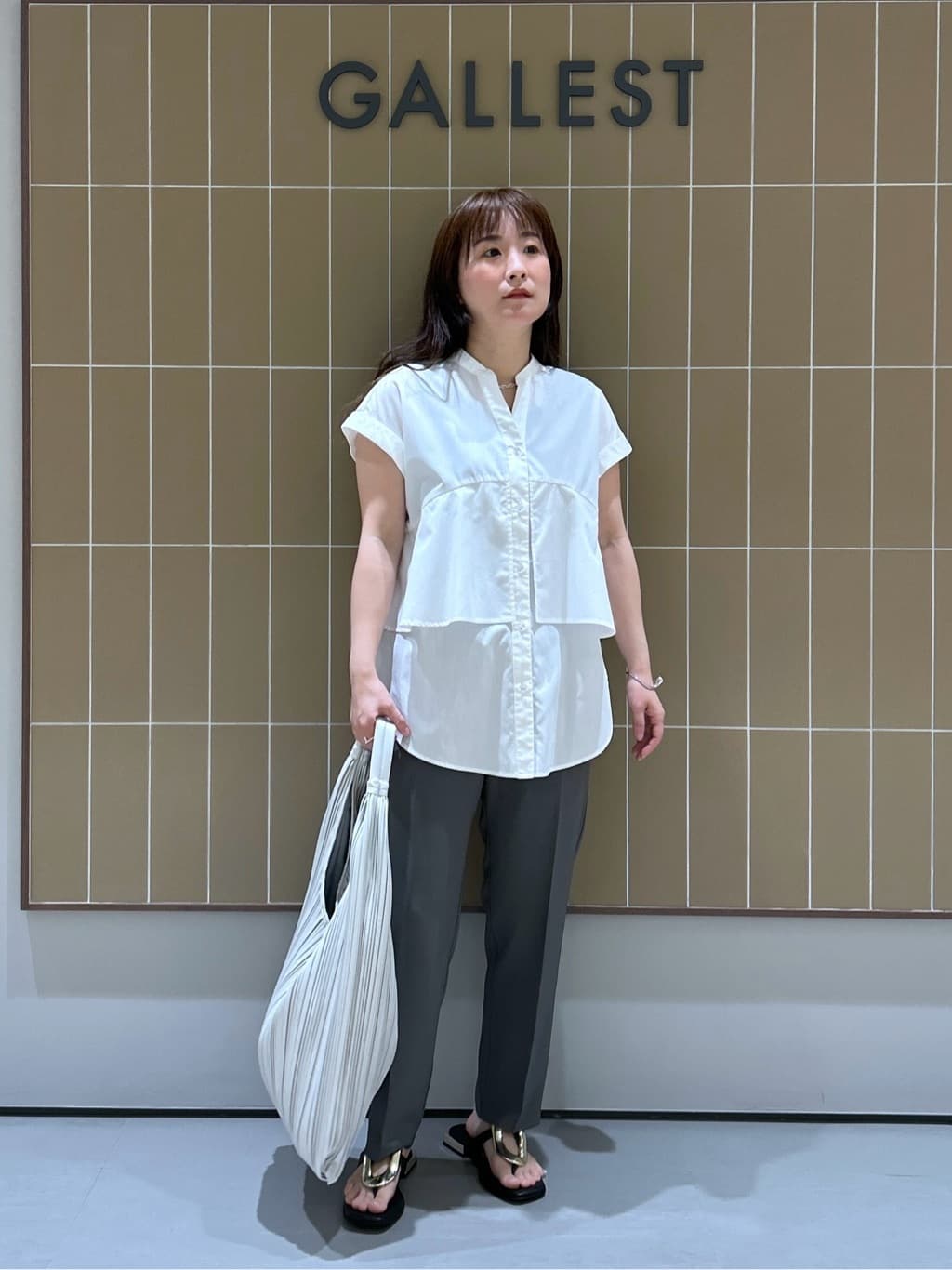 よねさんの「INDIVI｜【接触冷感／セットアップ対応】イージーテーパードパンツ【通勤・セレモニー】」を使ったコーディネート