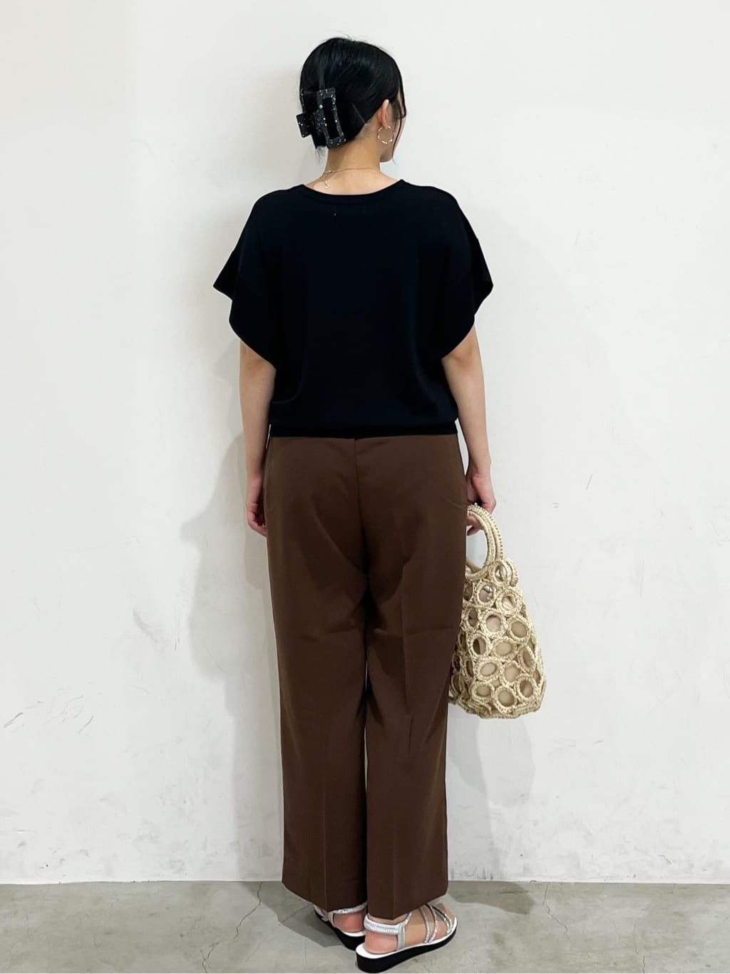 Erinaさんの「OPAQUE.CLIP｜◆《6色展開／丈が選べる》美脚イージーワイドパンツ／セットアップ対応【ストレッチ／洗濯機洗い可／防シ」を使ったコーディネート