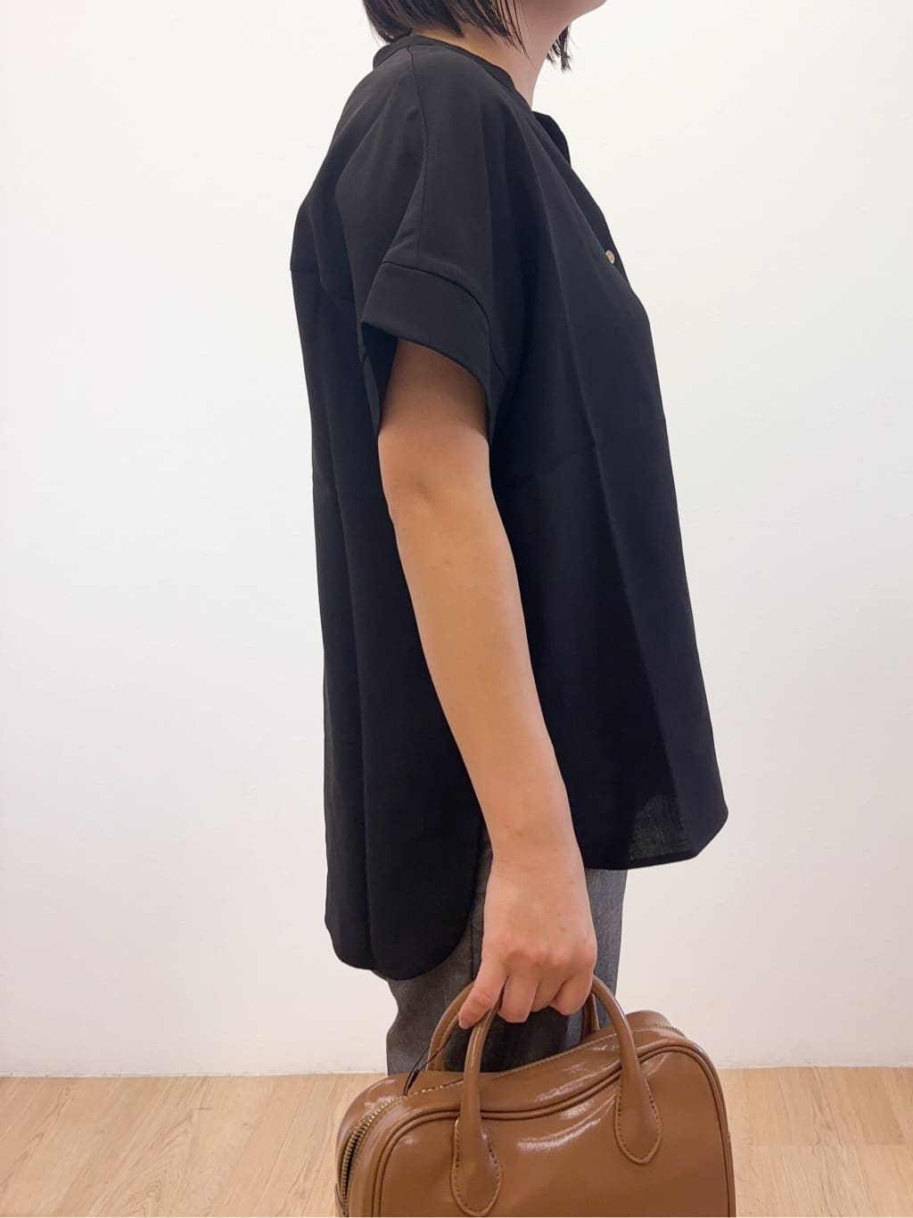 Takeさんの「OPAQUE.CLIP｜《5色展開／SS-LLサイズ》スキッパー金ボタンブラウス／セットアップ対応【防シワ／ストレッチ／洗濯」を使ったコーディネート