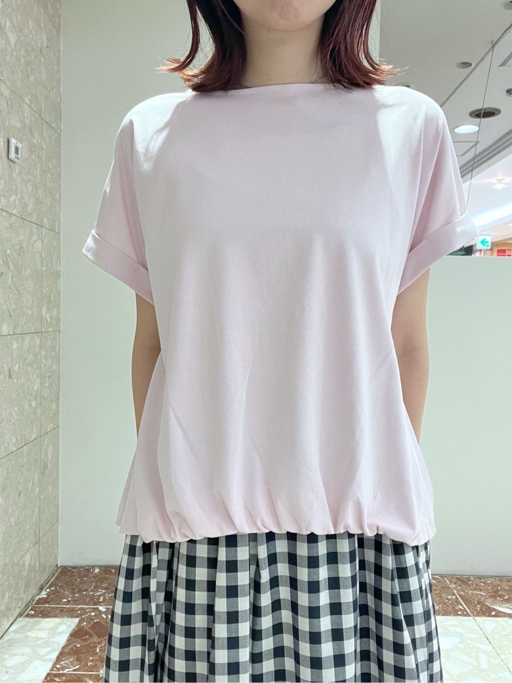 Makinoさんの「Dessin｜【二の腕カバー／UVカット】ロールアップスリーブ裾ギャザーカットソー」を使ったコーディネート