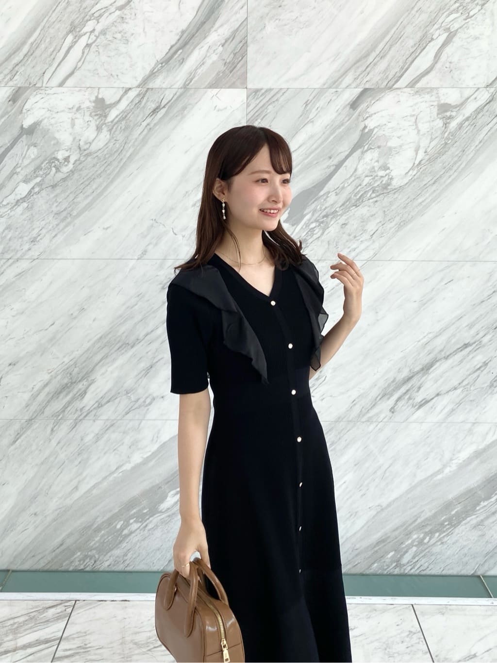 みさかさんの「index｜フリルドッキングニットワンピース【洗濯機洗い可／抗ピル】」を使ったコーディネート