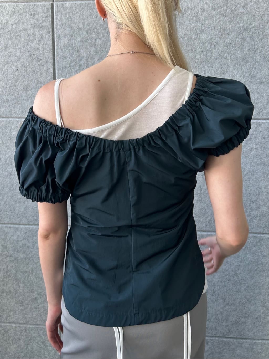 honoka Aさんの「CODE A｜sporty gathered blouse」を使ったコーディネート