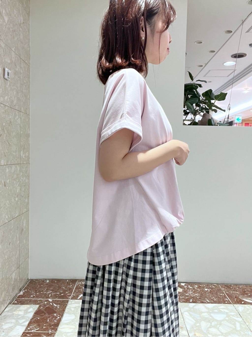 Makinoさんの「Dessin｜【二の腕カバー／UVカット】ロールアップスリーブ裾ギャザーカットソー」を使ったコーディネート