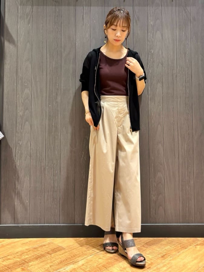 meiさんの「SHOO･LA･RUE｜冷房対策にも 上品なシアー感のニットパーカ」を使ったコーディネート
