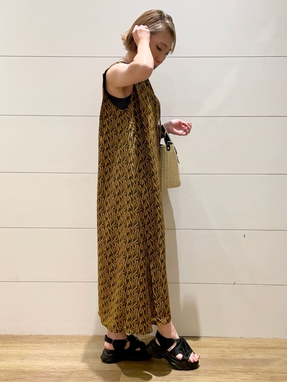 Ryoさんの「THE SHOP TK｜ショルダータックワンピース【洗える】」を使ったコーディネート