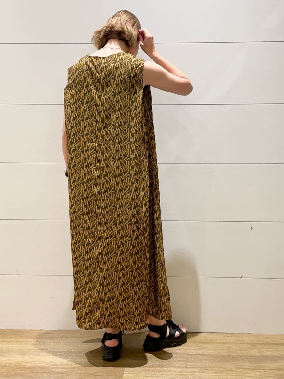 Ryoさんの「THE SHOP TK｜ショルダータックワンピース【洗える】」を使ったコーディネート