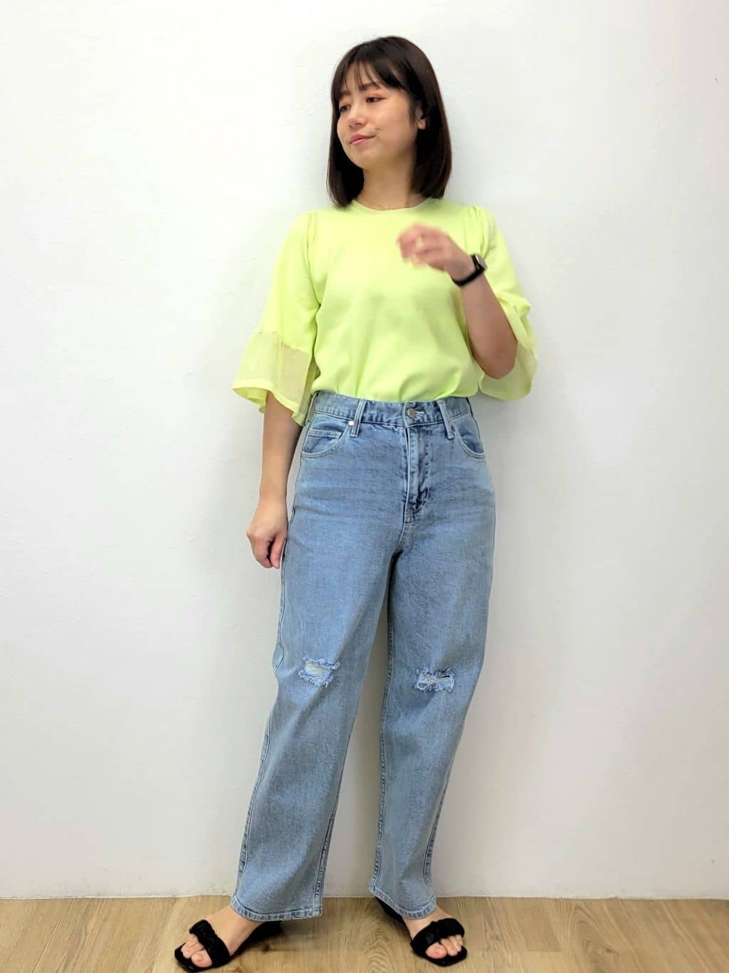 LISAさんの「OPAQUE.CLIP｜《5色展開》シアーフレアスリーブニット【洗濯機洗い可】」を使ったコーディネート