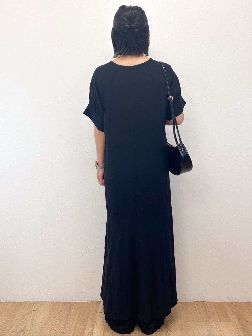 Takeさんの「OPAQUE.CLIP｜レーヨン麻キーネックワンピース【洗える】」を使ったコーディネート
