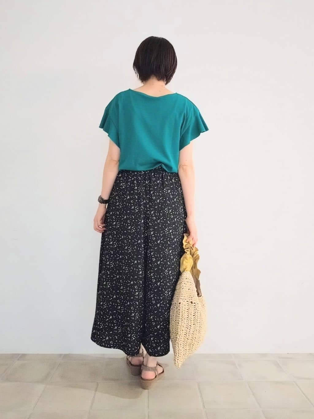 miomioさんの「SHOO･LA･RUE｜【汗ジミ防止/ひんやり/UV】フリルスリーブTシャツ」を使ったコーディネート