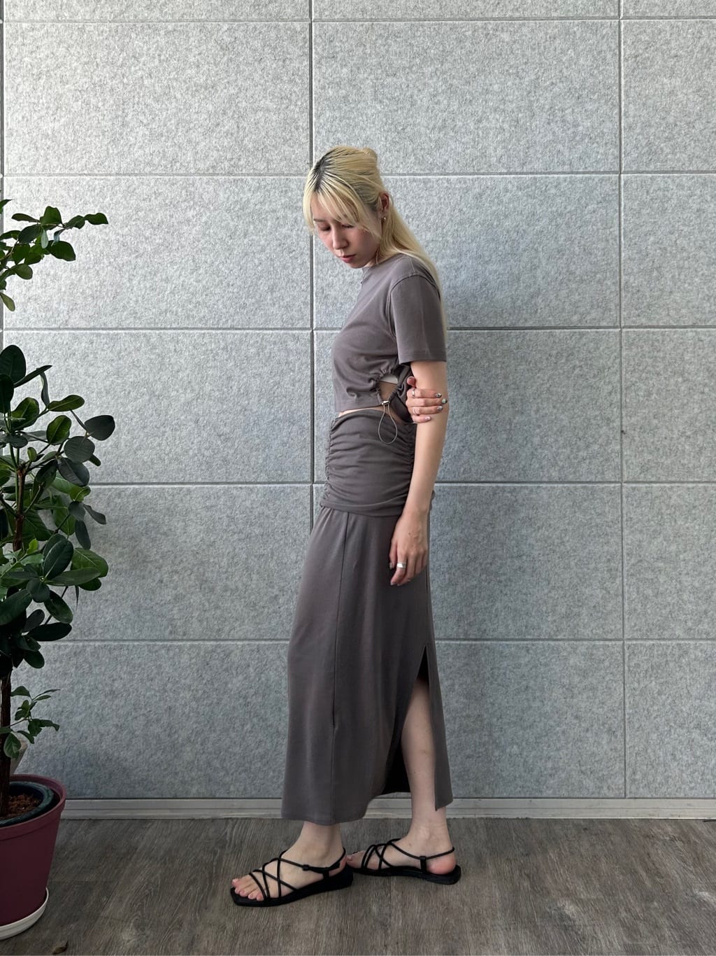 honoka Aさんの「CODE A｜drawstring crop tee」を使ったコーディネート