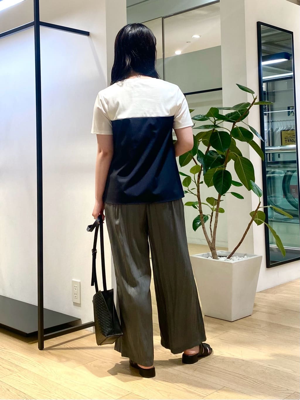 misakiさんの「INDIVI｜【洗える】ビスチェレイヤード風トップス」を使ったコーディネート