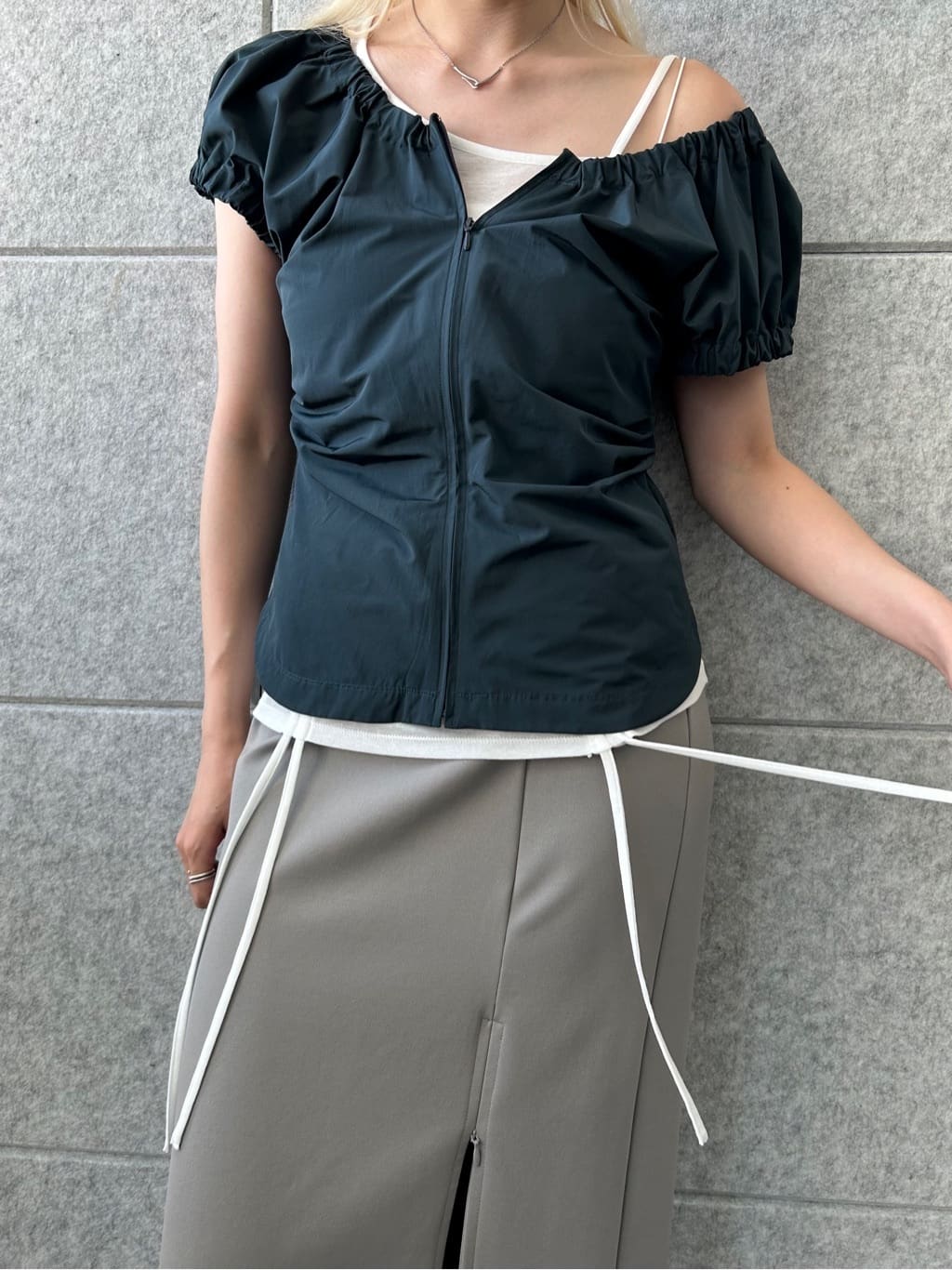 honoka Aさんの「CODE A｜sporty gathered blouse」を使ったコーディネート
